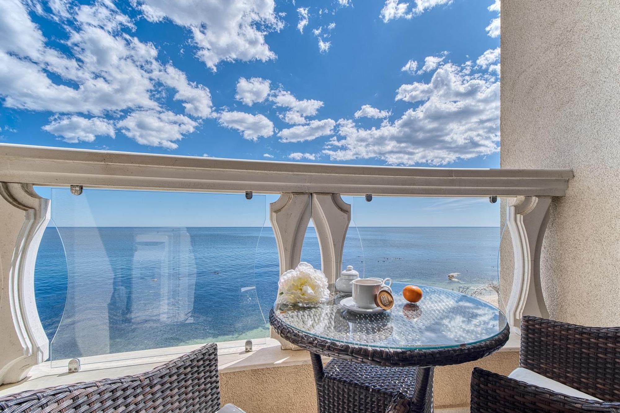 Dreams In La Mer Golden Sands Exterior photo